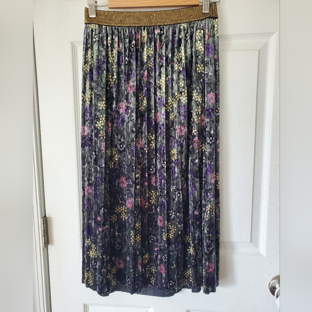 ModCloth NWT Velvet Floral Midi Skirt Size Medium